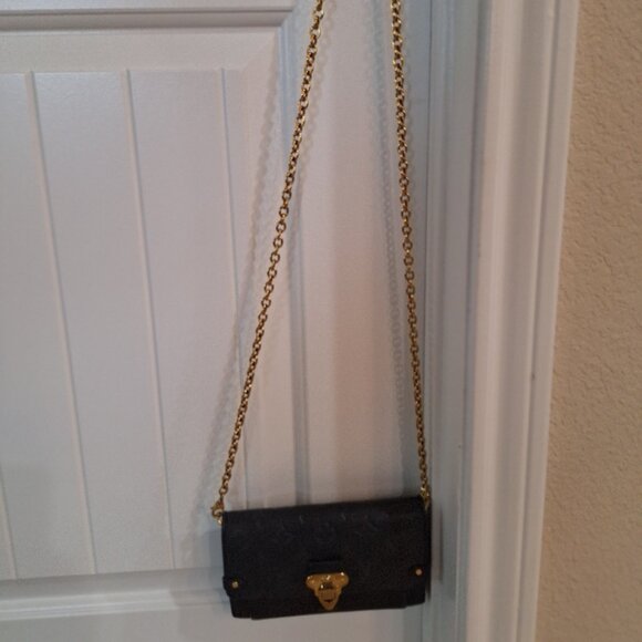 Louis Vuitton Empreinte Noir wallet with gold chain (authentic) - Picture 4 of 4